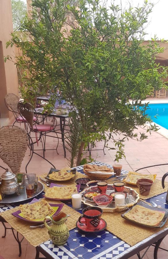 Riad Dar Bergui Warzazát Exteriér fotografie